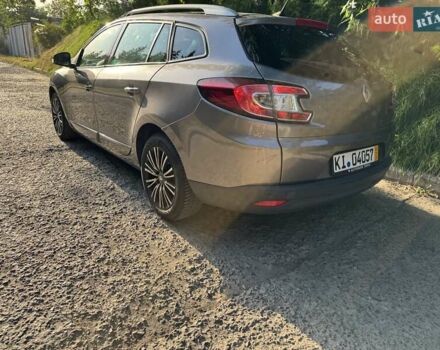 Сірий Рено Меган, об'ємом двигуна 1.6 л та пробігом 240 тис. км за 6750 $, фото 4 на Automoto.ua