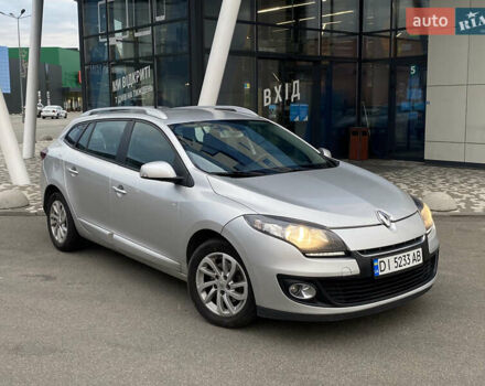 Рено Меган 2012 в Киеве на Automoto.ua Серый Рено Меган, объемом двигателя 1.5 л и пробегом 321 тыс. км за 7550 $, фото 2 на Automoto.ua