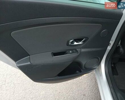 Сірий Рено Меган, об'ємом двигуна 1.5 л та пробігом 280 тис. км за 8250 $, фото 4 на Automoto.ua