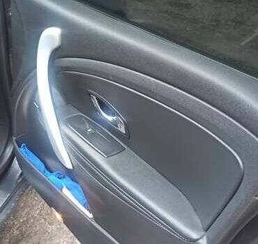 Сірий Рено Меган, об'ємом двигуна 1.46 л та пробігом 325 тис. км за 8700 $, фото 3 на Automoto.ua