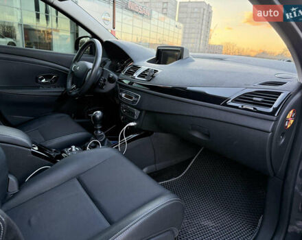 Сірий Рено Меган, об'ємом двигуна 1.46 л та пробігом 275 тис. км за 9350 $, фото 43 на Automoto.ua