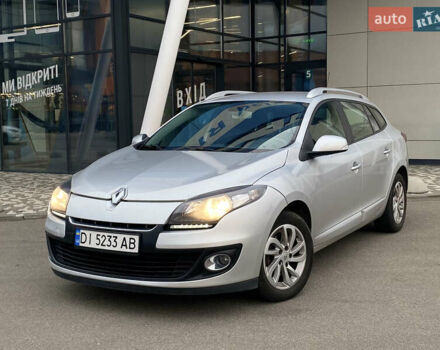 Рено Меган 2012 в Киеве на Automoto.ua Серый Рено Меган, объемом двигателя 1.5 л и пробегом 321 тыс. км за 7550 $, фото 8 на Automoto.ua