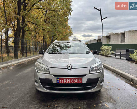 Рено Меган 2012 в Чернигове на Automoto.ua Серый Рено Меган, объемом двигателя 1.5 л и пробегом 218 тыс. км за 8500 $, фото 1 на Automoto.ua
