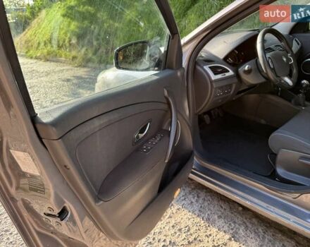 Сірий Рено Меган, об'ємом двигуна 1.6 л та пробігом 240 тис. км за 6750 $, фото 6 на Automoto.ua