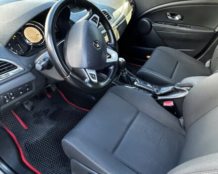 Серый Рено Меган, объемом двигателя 1.46 л и пробегом 333 тыс. км за 6400 $, фото 17 на Automoto.ua