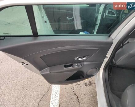 Сірий Рено Меган, об'ємом двигуна 1.46 л та пробігом 241 тис. км за 7800 $, фото 10 на Automoto.ua