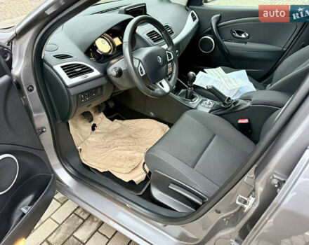 Серый Рено Меган, объемом двигателя 1.6 л и пробегом 176 тыс. км за 9200 $, фото 21 на Automoto.ua