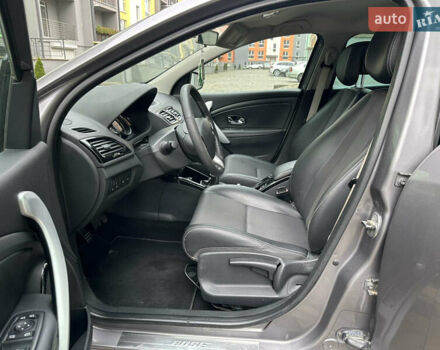 Серый Рено Меган, объемом двигателя 1.46 л и пробегом 292 тыс. км за 7800 $, фото 16 на Automoto.ua