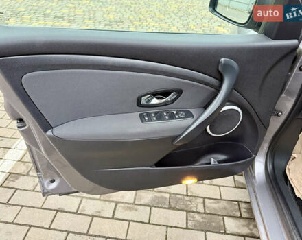 Серый Рено Меган, объемом двигателя 1.6 л и пробегом 176 тыс. км за 9200 $, фото 22 на Automoto.ua