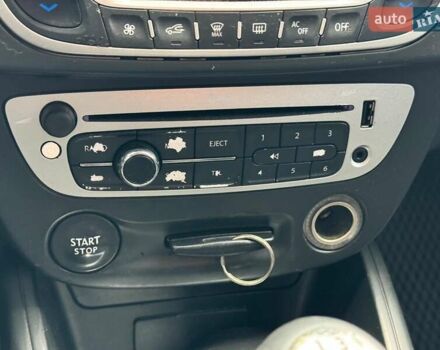 Сірий Рено Меган, об'ємом двигуна 1.5 л та пробігом 380 тис. км за 6940 $, фото 26 на Automoto.ua