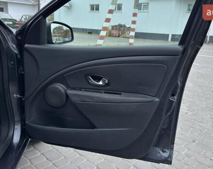 Серый Рено Меган, объемом двигателя 1.46 л и пробегом 183 тыс. км за 8100 $, фото 94 на Automoto.ua