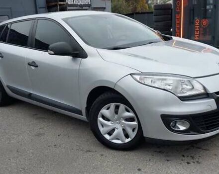 Рено Меган 2012 в Киеве на Automoto.ua Серый Рено Меган, объемом двигателя 1.46 л и пробегом 260 тыс. км за 8800 $, фото 7 на Automoto.ua