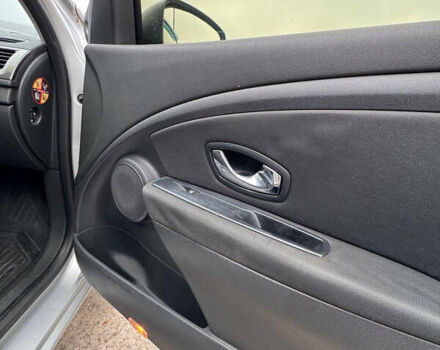 Сірий Рено Меган, об'ємом двигуна 1.46 л та пробігом 245 тис. км за 7999 $, фото 13 на Automoto.ua