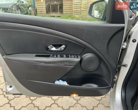 Сірий Рено Меган, об'ємом двигуна 1.5 л та пробігом 300 тис. км за 7400 $, фото 12 на Automoto.ua