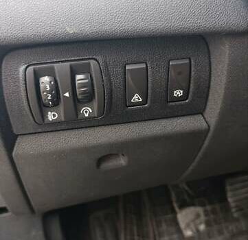 Серый Рено Меган, объемом двигателя 1.46 л и пробегом 245 тыс. км за 8250 $, фото 11 на Automoto.ua