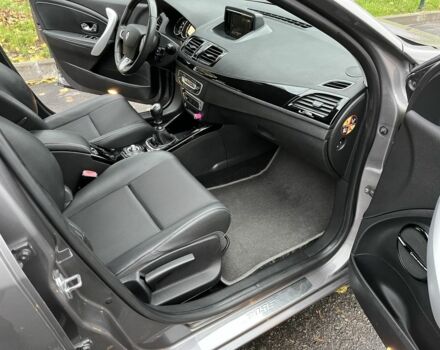 Серый Рено Меган, объемом двигателя 1.5 л и пробегом 275 тыс. км за 8999 $, фото 12 на Automoto.ua