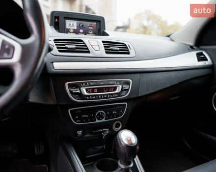 Серый Рено Меган, объемом двигателя 1.46 л и пробегом 189 тыс. км за 7500 $, фото 22 на Automoto.ua