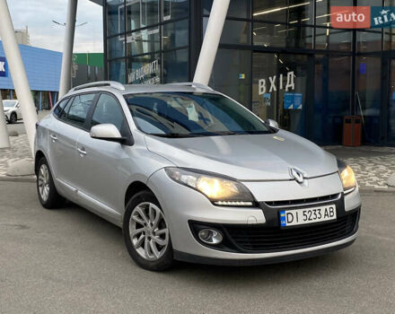 Рено Меган 2012 в Киеве на Automoto.ua Серый Рено Меган, объемом двигателя 1.5 л и пробегом 321 тыс. км за 7550 $, фото 3 на Automoto.ua