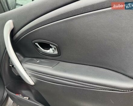 Серый Рено Меган, объемом двигателя 0 л и пробегом 148 тыс. км за 3781 $, фото 11 на Automoto.ua