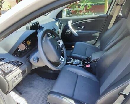 Сірий Рено Меган, об'ємом двигуна 1.5 л та пробігом 230 тис. км за 7500 $, фото 9 на Automoto.ua