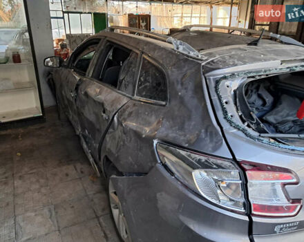 Рено Меган 2012 в Славянске на Automoto.ua Серый Рено Меган, объемом двигателя 1.46 л и пробегом 200 тыс. км за 3500 $, фото 7 на Automoto.ua