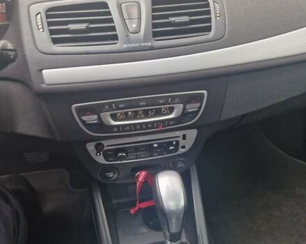 Сірий Рено Меган, об'ємом двигуна 1.5 л та пробігом 234 тис. км за 7700 $, фото 27 на Automoto.ua