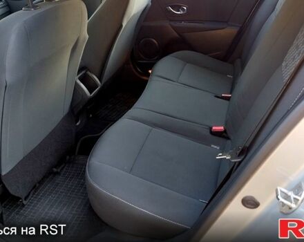 Серый Рено Меган, объемом двигателя 1.5 л и пробегом 269 тыс. км за 7100 $, фото 4 на Automoto.ua