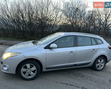 Серый Рено Меган, объемом двигателя 1.46 л и пробегом 230 тыс. км за 6800 $, фото 1 на Automoto.ua