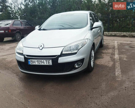 Серый Рено Меган, объемом двигателя 1.5 л и пробегом 228 тыс. км за 6900 $, фото 2 на Automoto.ua