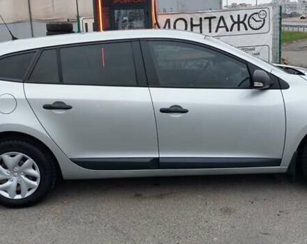Рено Меган 2012 в Киеве на Automoto.ua Серый Рено Меган, объемом двигателя 1.46 л и пробегом 260 тыс. км за 8800 $, фото 3 на Automoto.ua