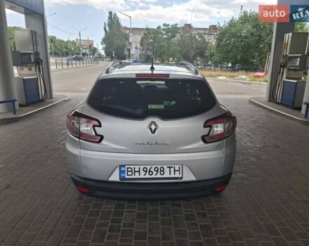 Рено Меган 2012 у Миколаєві на Automoto.ua Сірий Рено Меган, об'ємом двигуна 1.46 л та пробігом 323 тис. км за 7599 $, фото 8 на Automoto.ua