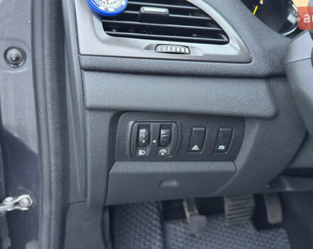 Серый Рено Меган, объемом двигателя 1.46 л и пробегом 183 тыс. км за 8450 $, фото 65 на Automoto.ua