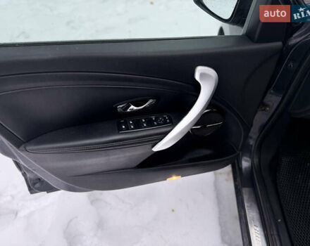 Сірий Рено Меган, об'ємом двигуна 1.5 л та пробігом 266 тис. км за 7800 $, фото 39 на Automoto.ua