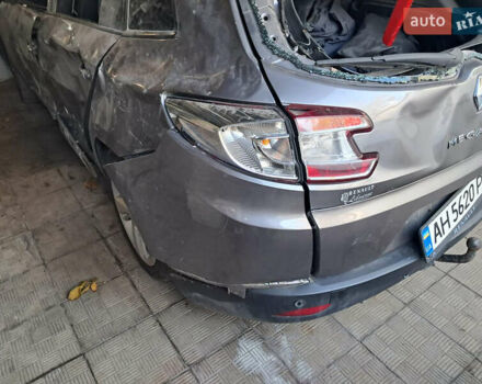 Рено Меган 2012 в Славянске на Automoto.ua Серый Рено Меган, объемом двигателя 1.46 л и пробегом 200 тыс. км за 3500 $, фото 1 на Automoto.ua