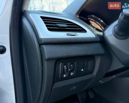 Серый Рено Меган, объемом двигателя 1.5 л и пробегом 184 тыс. км за 7500 $, фото 27 на Automoto.ua
