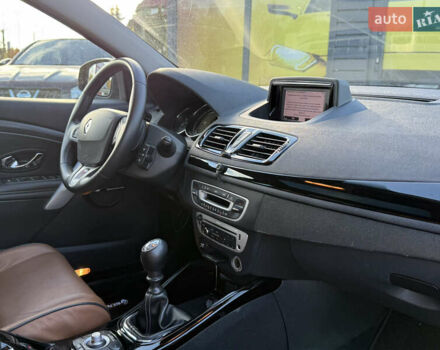 Сірий Рено Меган, об'ємом двигуна 1.5 л та пробігом 235 тис. км за 8900 $, фото 25 на Automoto.ua