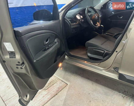 Сірий Рено Меган, об'ємом двигуна 1.46 л та пробігом 360 тис. км за 8200 $, фото 14 на Automoto.ua