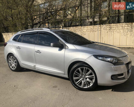 Серый Рено Меган, объемом двигателя 1.46 л и пробегом 307 тыс. км за 8750 $, фото 4 на Automoto.ua