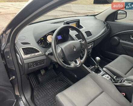 Серый Рено Меган, объемом двигателя 1.46 л и пробегом 190 тыс. км за 8500 $, фото 8 на Automoto.ua