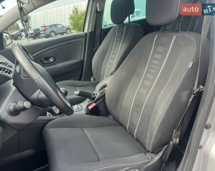 Сірий Рено Меган, об'ємом двигуна 1.5 л та пробігом 240 тис. км за 8490 $, фото 16 на Automoto.ua