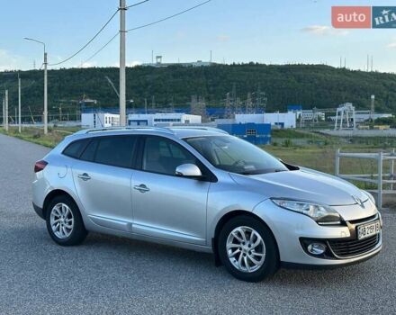 Рено Меган 2013 в Виннице на Automoto.ua Серый Рено Меган, объемом двигателя 1.46 л и пробегом 270 тыс. км за 7800 $, фото 5 на Automoto.ua