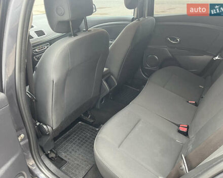 Серый Рено Меган, объемом двигателя 1.46 л и пробегом 190 тыс. км за 8500 $, фото 5 на Automoto.ua