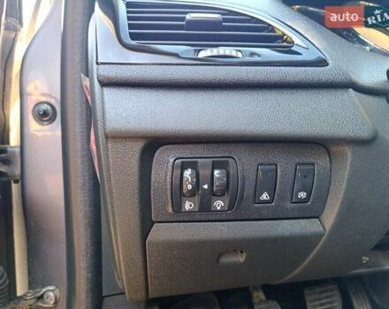 Серый Рено Меган, объемом двигателя 1.5 л и пробегом 256 тыс. км за 9250 $, фото 19 на Automoto.ua