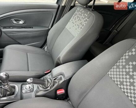 Серый Рено Меган, объемом двигателя 1.5 л и пробегом 270 тыс. км за 7500 $, фото 17 на Automoto.ua