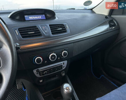 Серый Рено Меган, объемом двигателя 1.46 л и пробегом 250 тыс. км за 7500 $, фото 22 на Automoto.ua