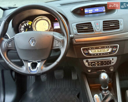 Сірий Рено Меган, об'ємом двигуна 1.6 л та пробігом 243 тис. км за 7499 $, фото 30 на Automoto.ua