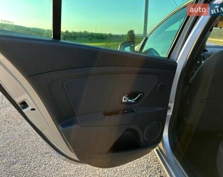 Рено Меган 2013 в Виннице на Automoto.ua Серый Рено Меган, объемом двигателя 1.46 л и пробегом 270 тыс. км за 7800 $, фото 16 на Automoto.ua