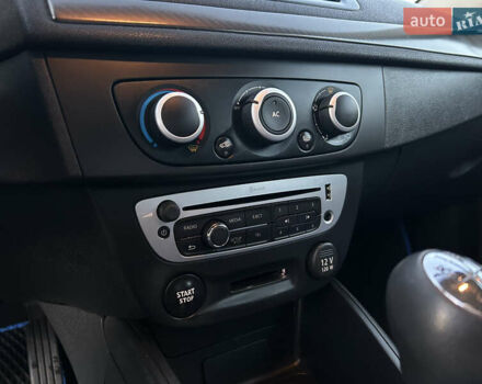 Серый Рено Меган, объемом двигателя 1.46 л и пробегом 250 тыс. км за 7500 $, фото 21 на Automoto.ua