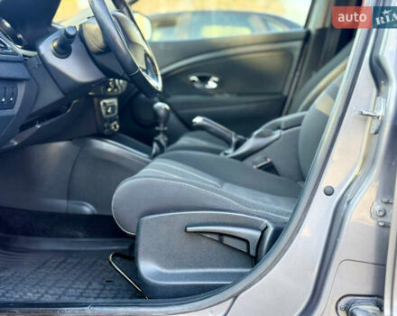 Серый Рено Меган, объемом двигателя 1.5 л и пробегом 243 тыс. км за 7999 $, фото 29 на Automoto.ua