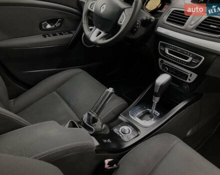 Серый Рено Меган, объемом двигателя 1.5 л и пробегом 256 тыс. км за 8350 $, фото 58 на Automoto.ua